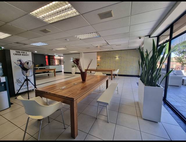 1,832M² OFFICE FOR SALE IN WOODMEAD